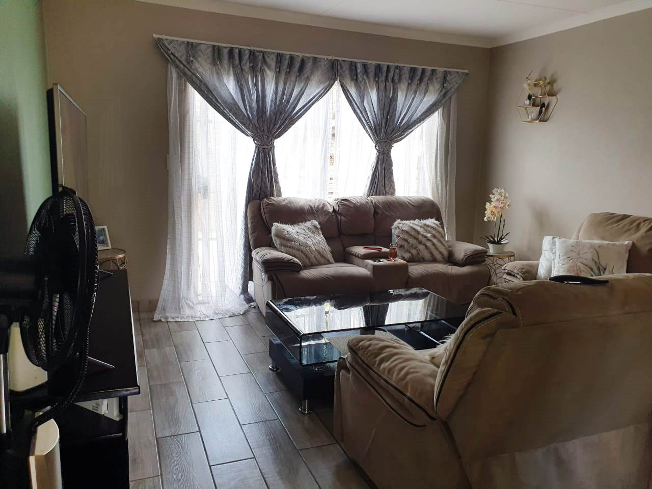 Two bedroom simplex for sale in Amandasig