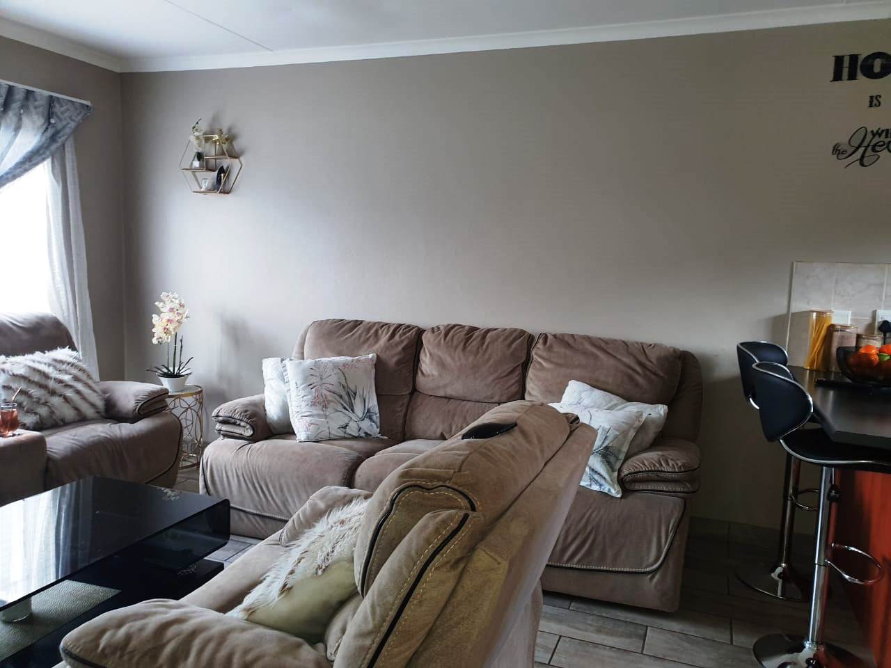 Two bedroom simplex for sale in Amandasig