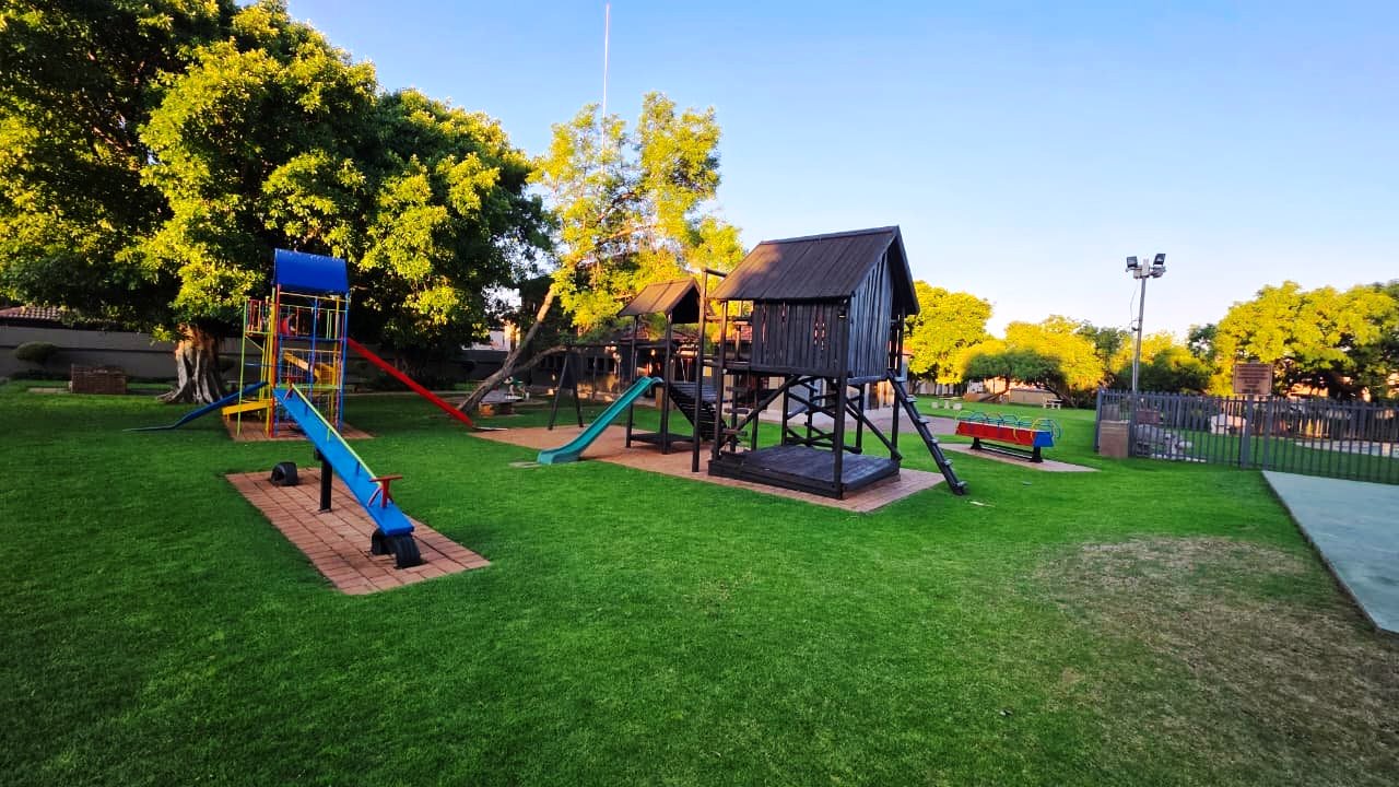 Five bedroom house for sale in Montana Tuine