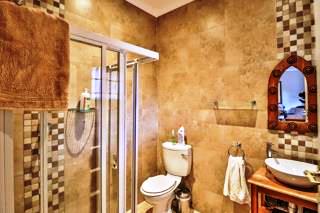 Lovely guest house for sale in Pretoria North