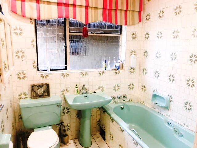 Three bedroom (five) house with pool for sale