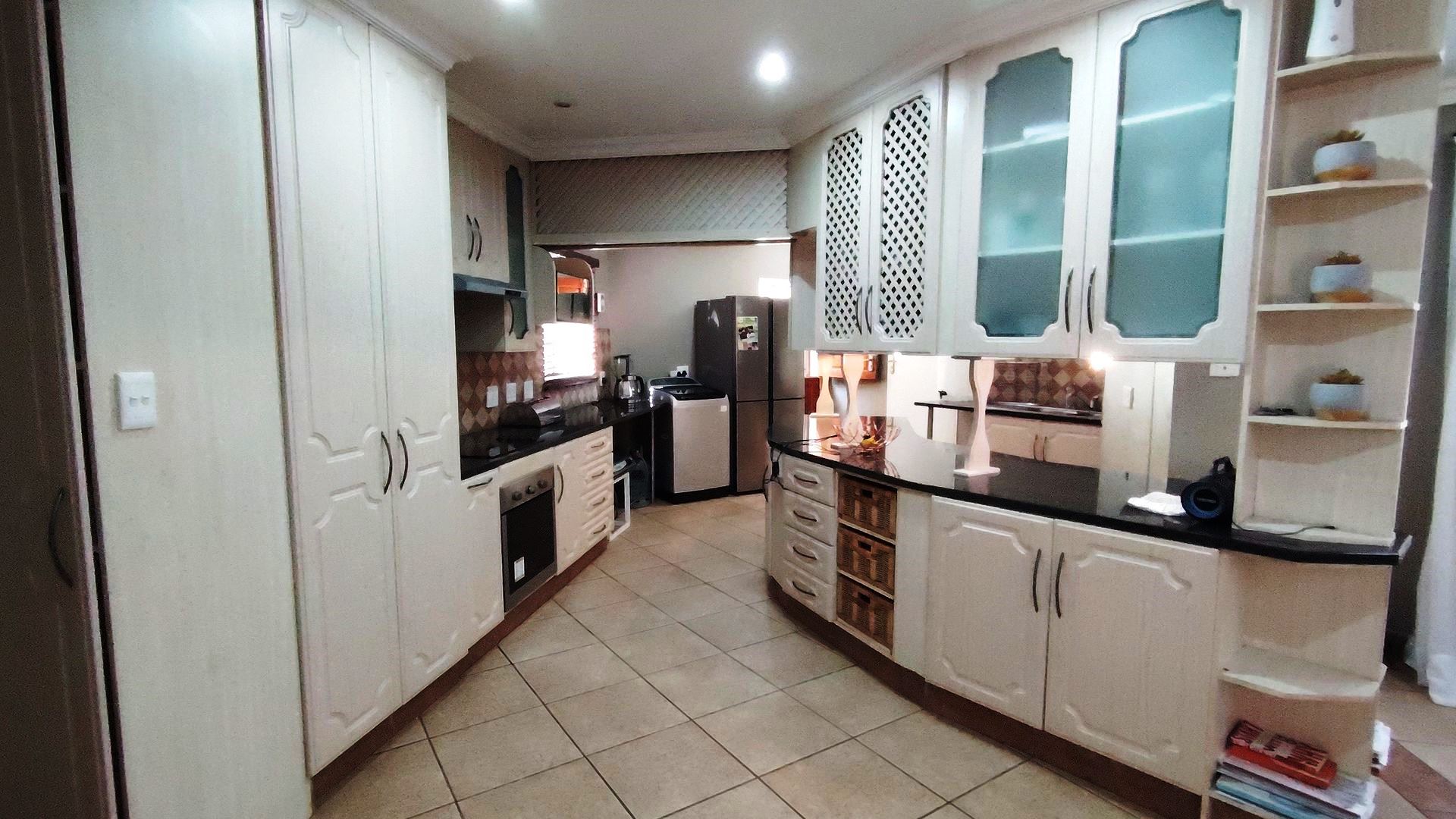 Three bedroom for sale in popular Montana