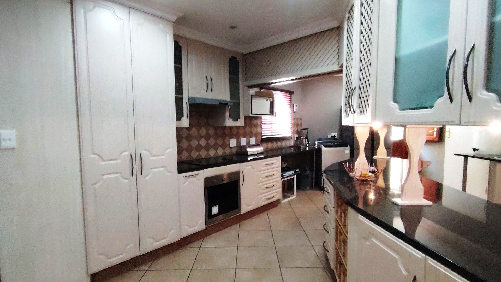 Three bedroom for sale in popular Montana