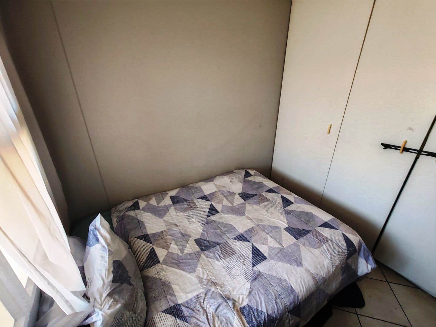 Large two bedroom in Pretoria North for sale