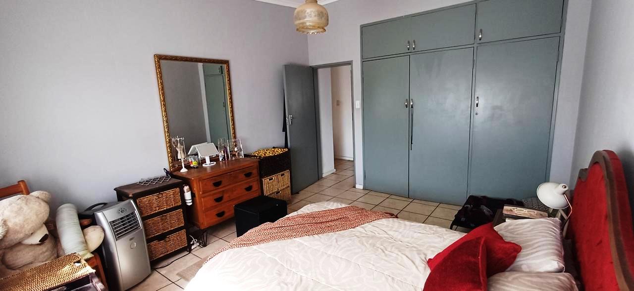 Large three bedroom for sale in Pta North area