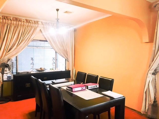 Three bedroom (five) house with pool for sale