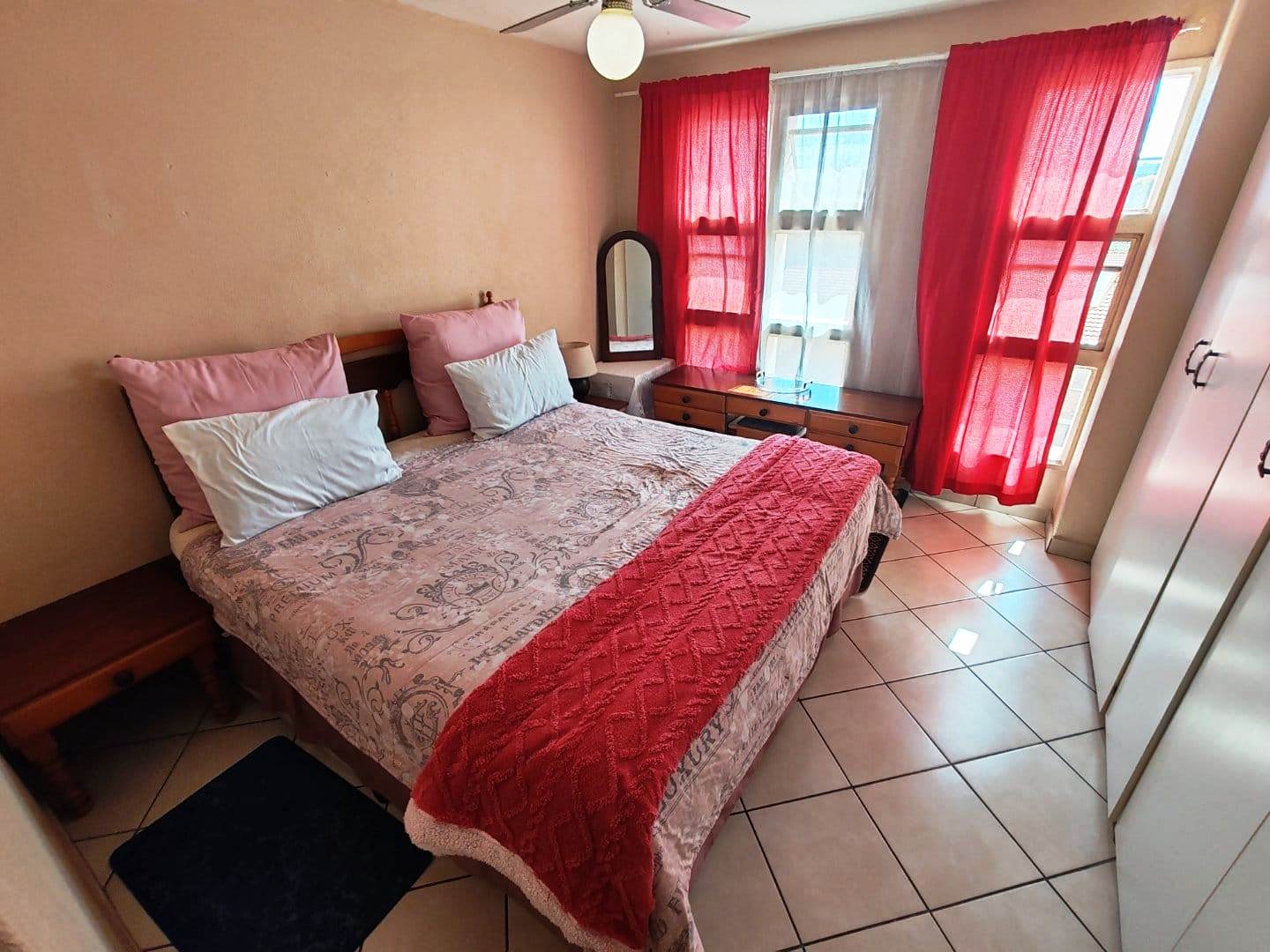 Large two bedroom in Pretoria North for sale