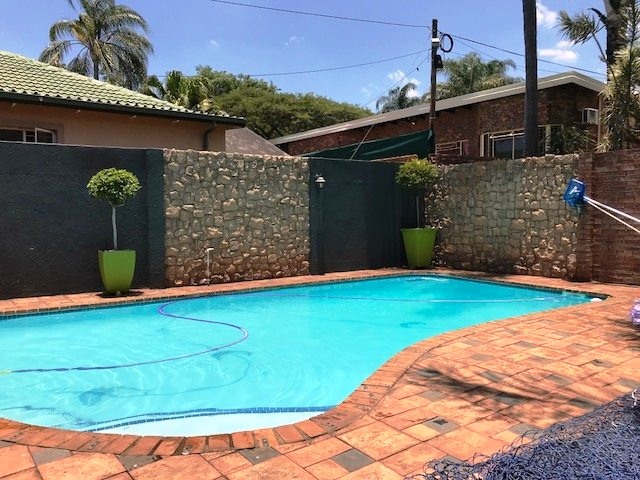 Three bedroom (five) house with pool for sale
