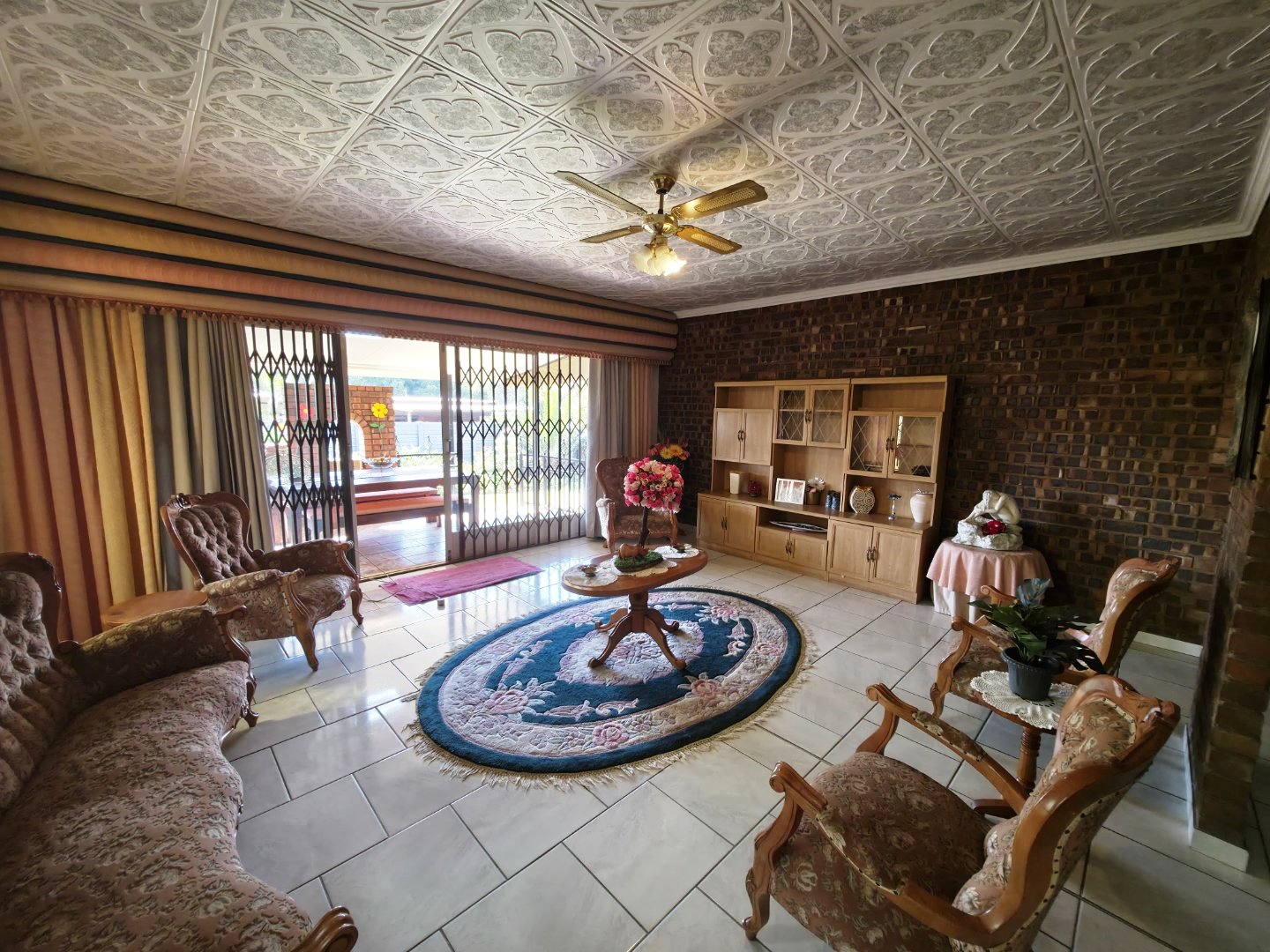 Large four bedroom house in Dorandia for sale