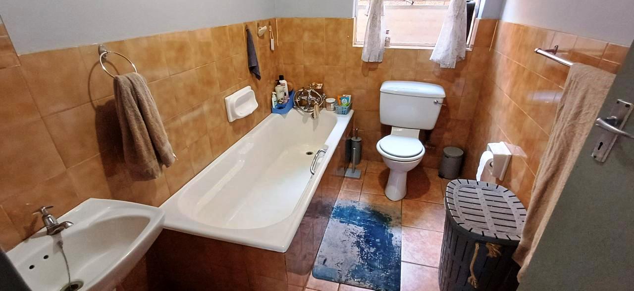 Large three bedroom for sale in Pta North area