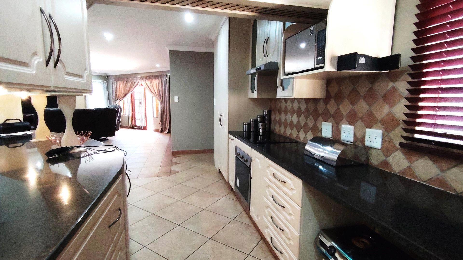 Three bedroom for sale in popular Montana