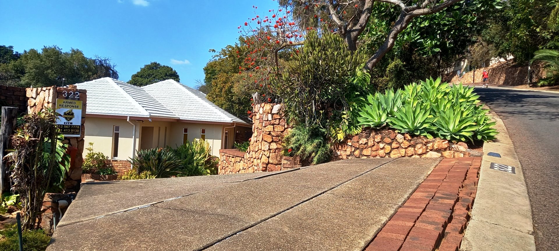 Four bedroom house for sale in Magalieskruin