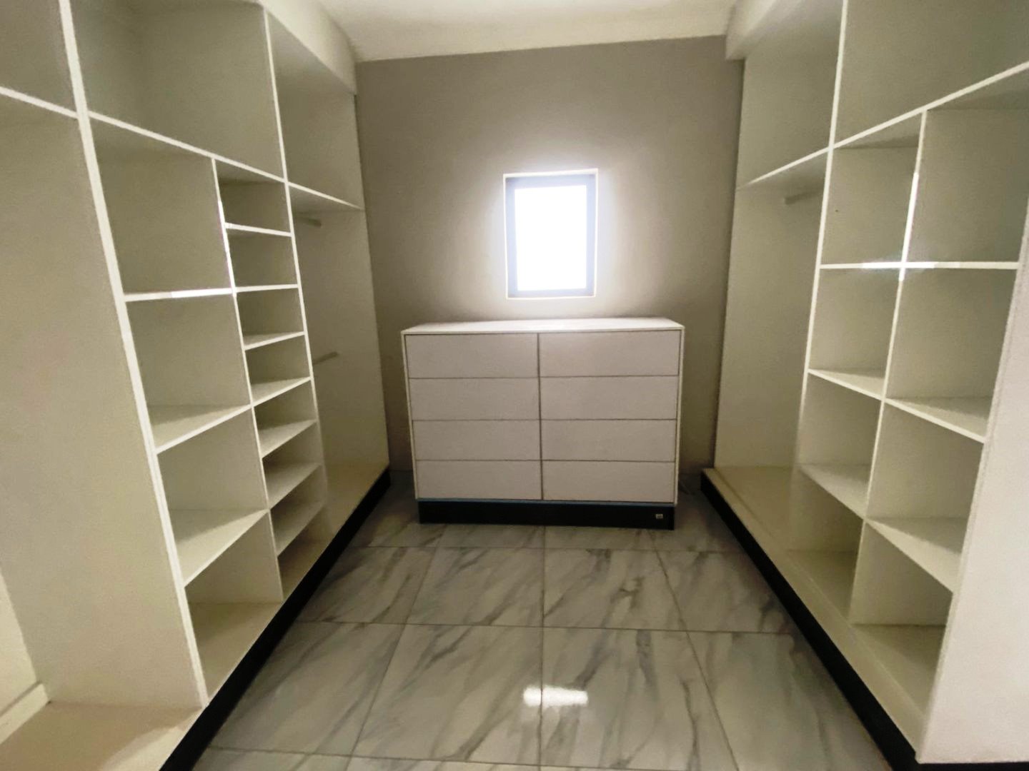 Modern four bedroom in Amandasig for sale