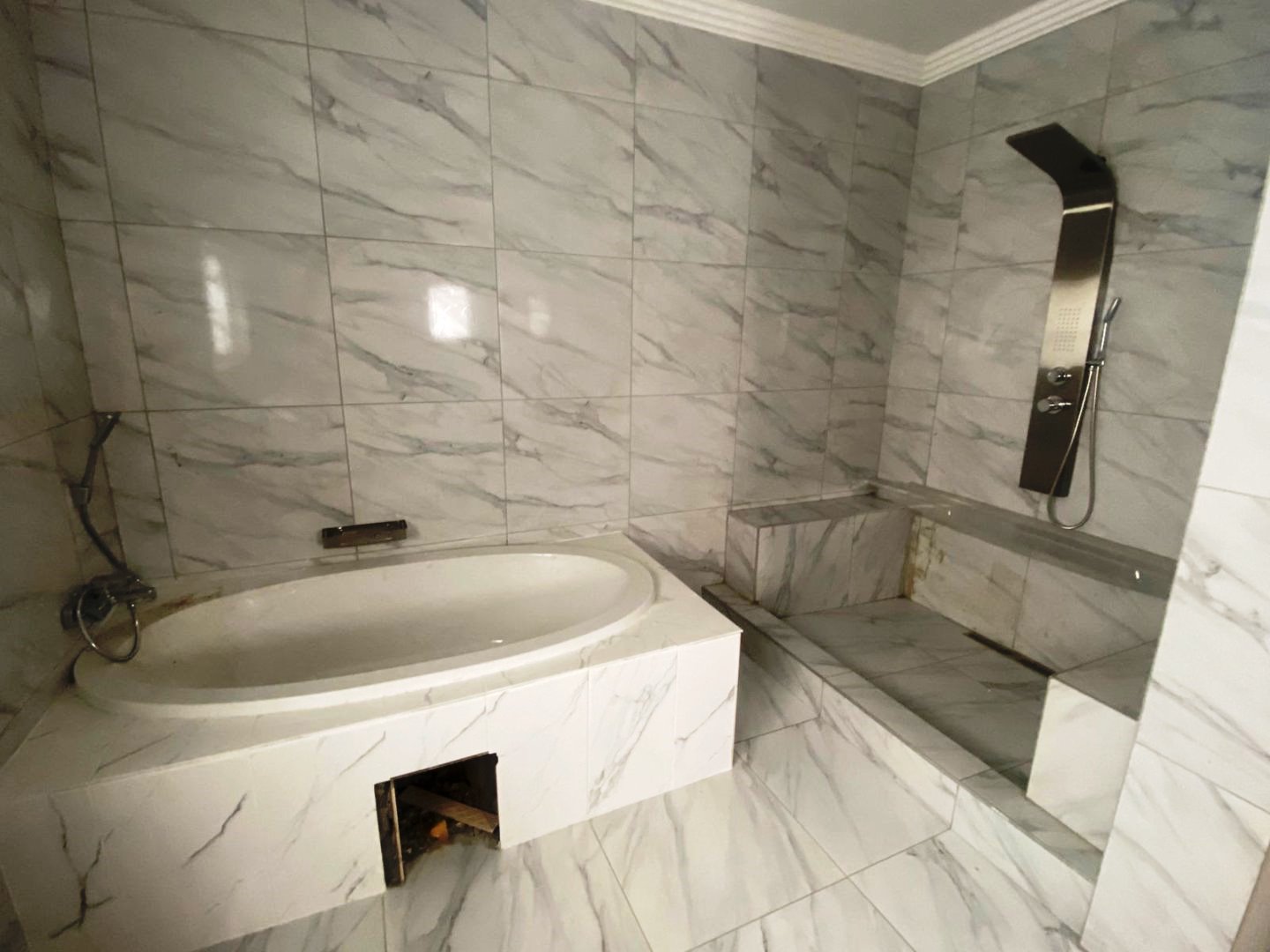 Modern four bedroom in Amandasig for sale