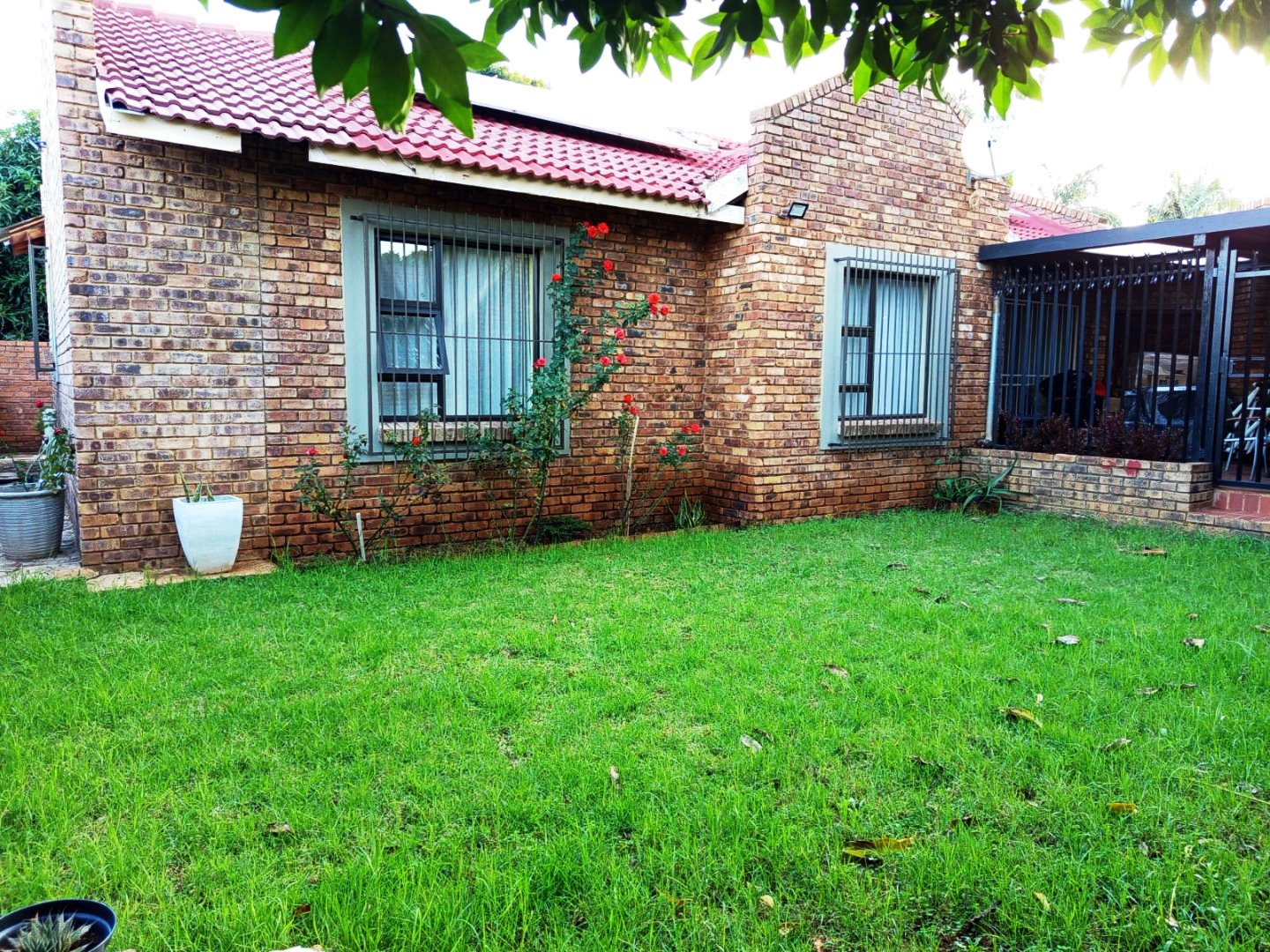 Three bedroom house for sale in Karenpark