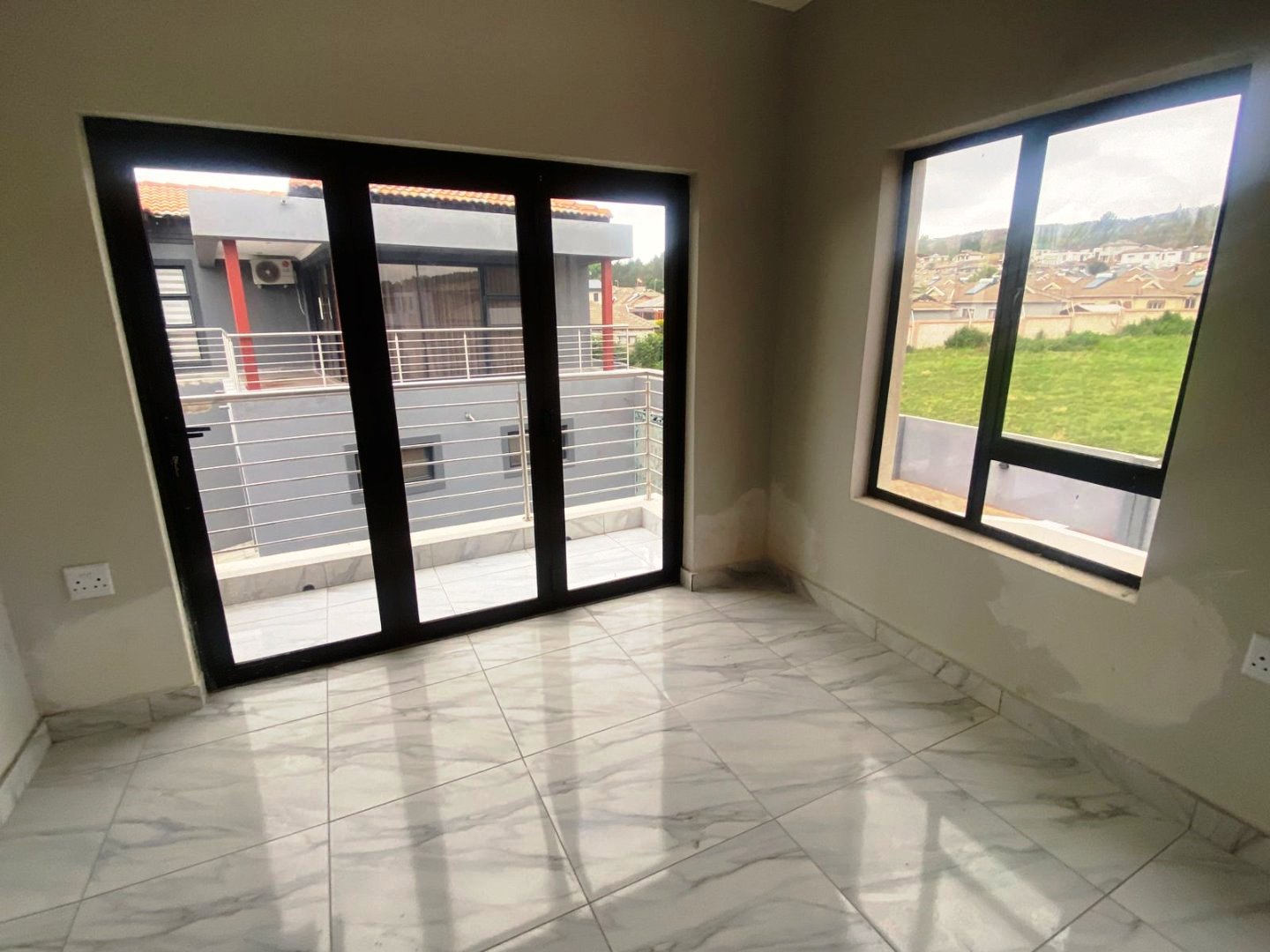 Modern four bedroom in Amandasig for sale