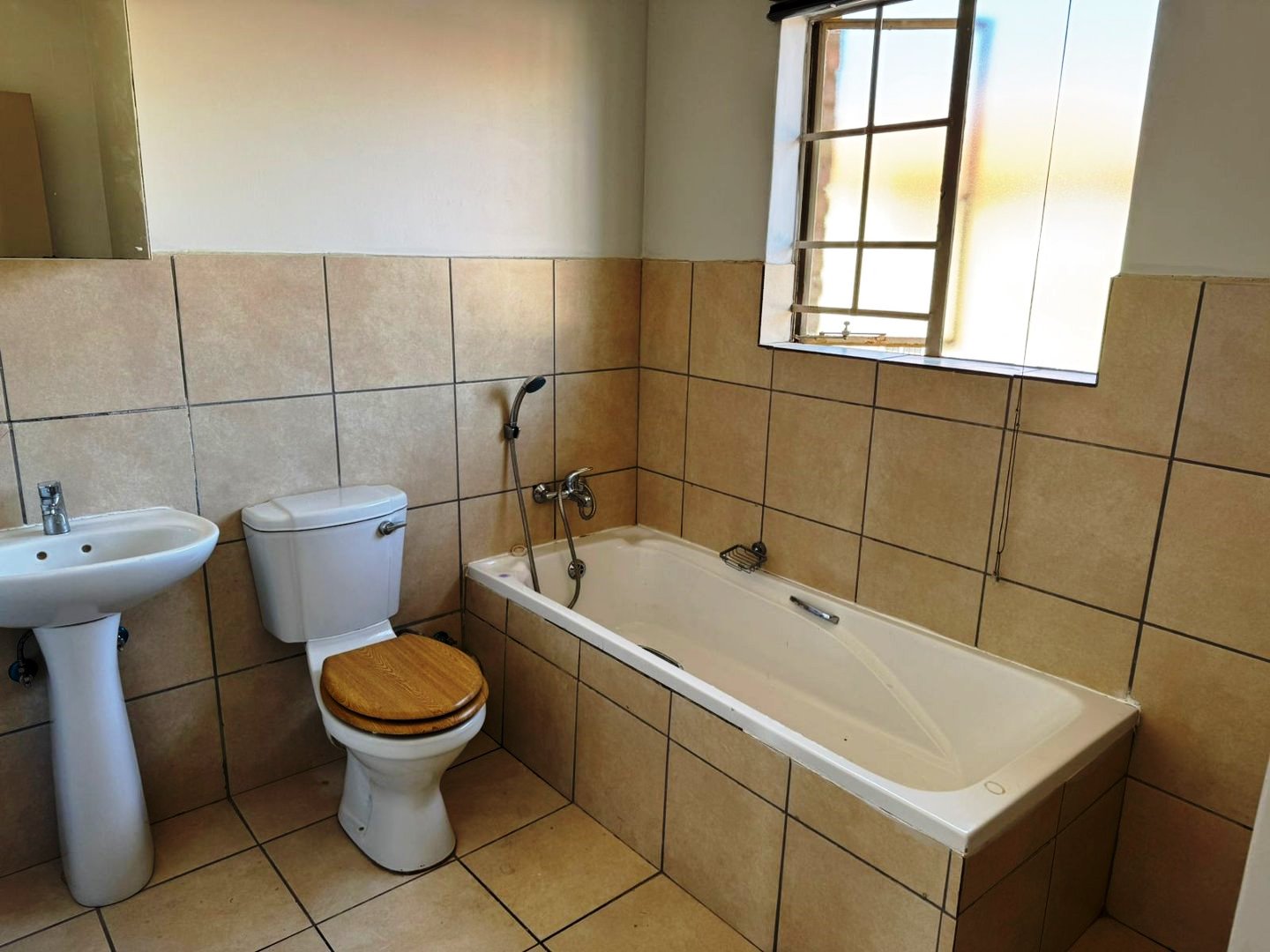 Three bedroom townhouse in Annlin for sale