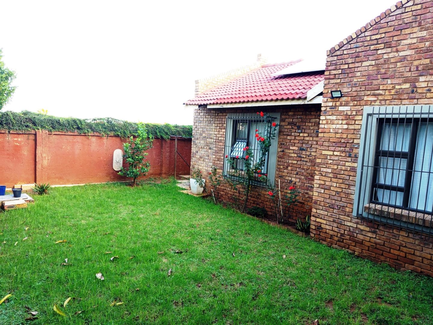 Three bedroom house for sale in Karenpark