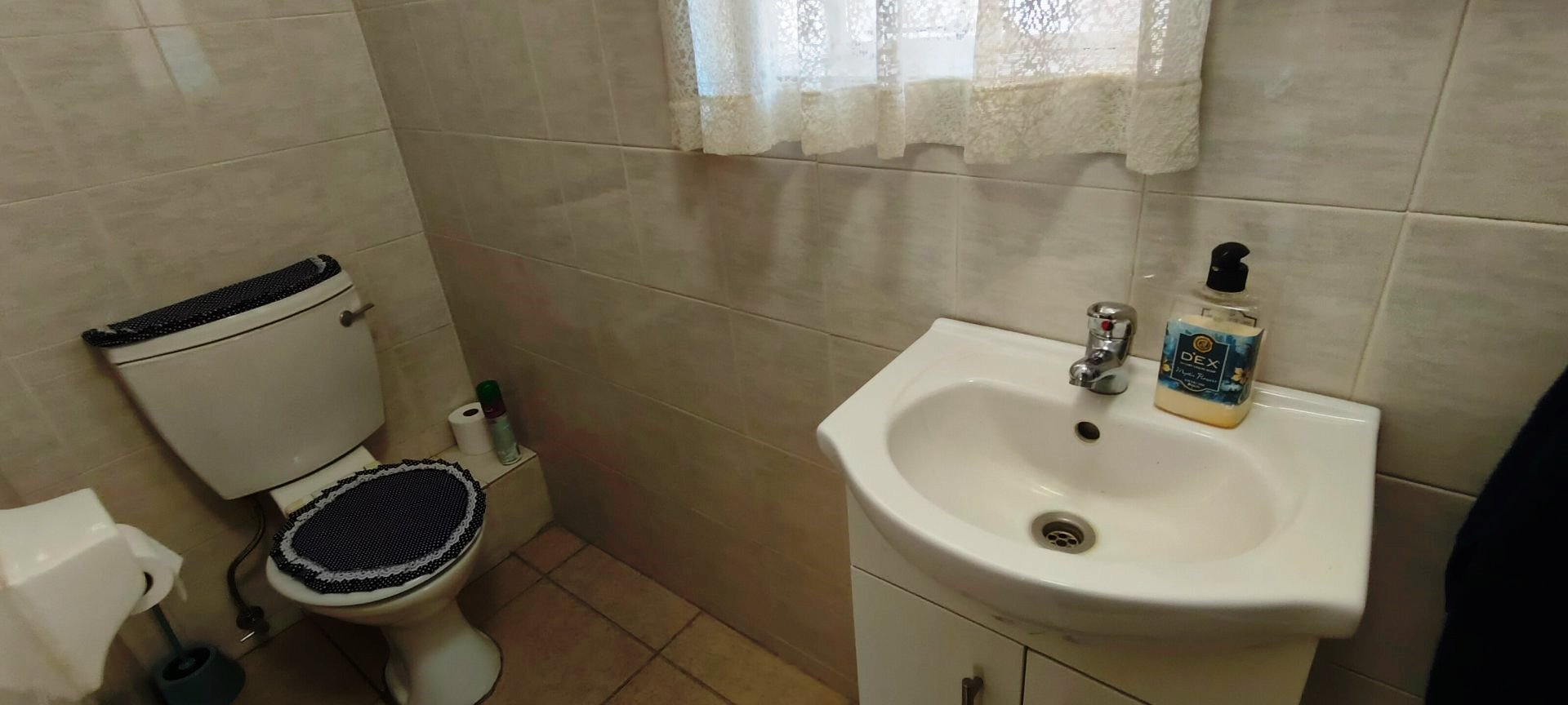 Three bedroom for sale in Clarina over fifty