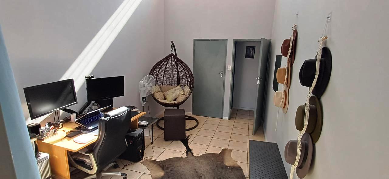 Large three bedroom for sale in Pta North area