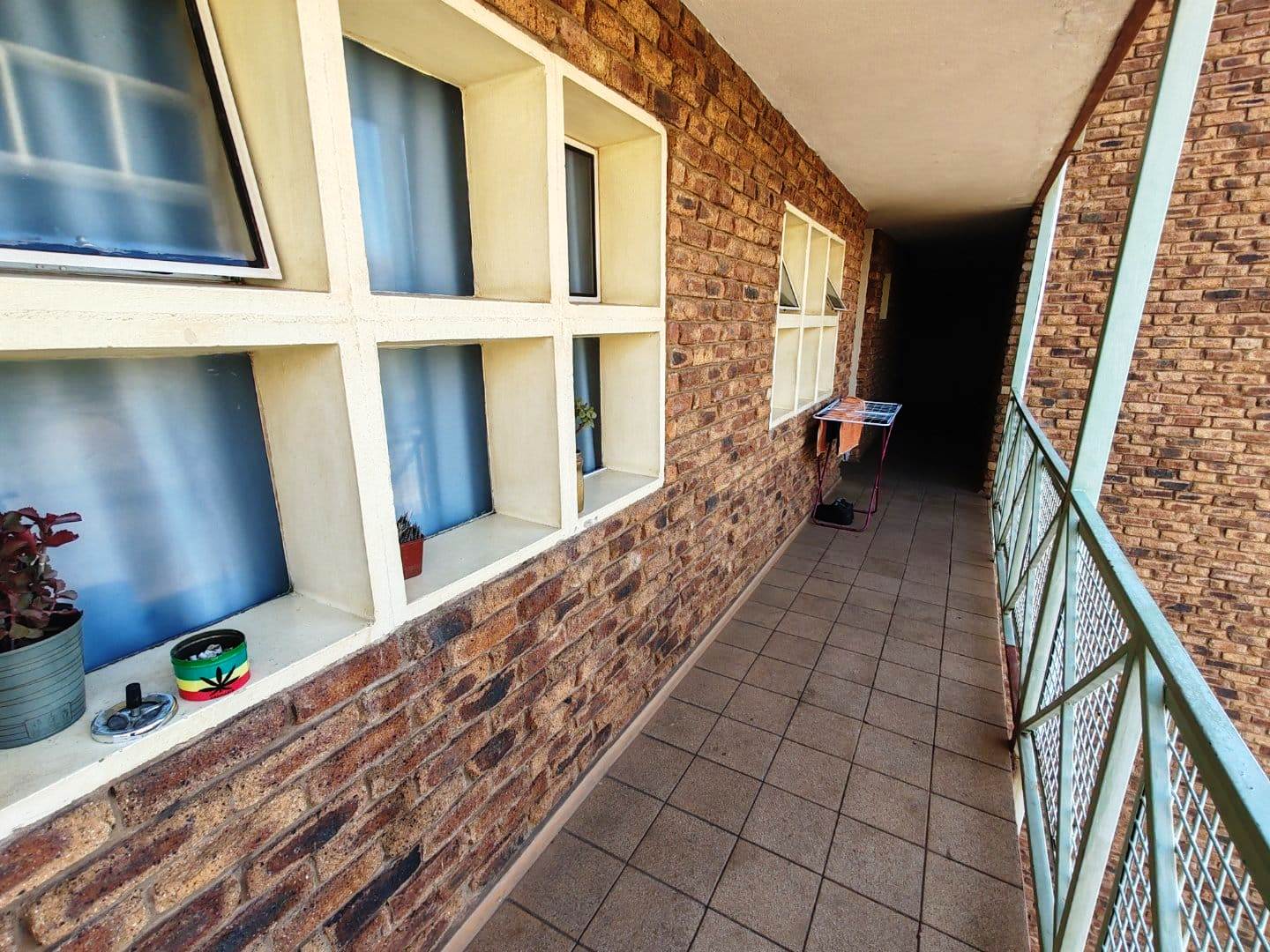 Large two bedroom in Pretoria North for sale