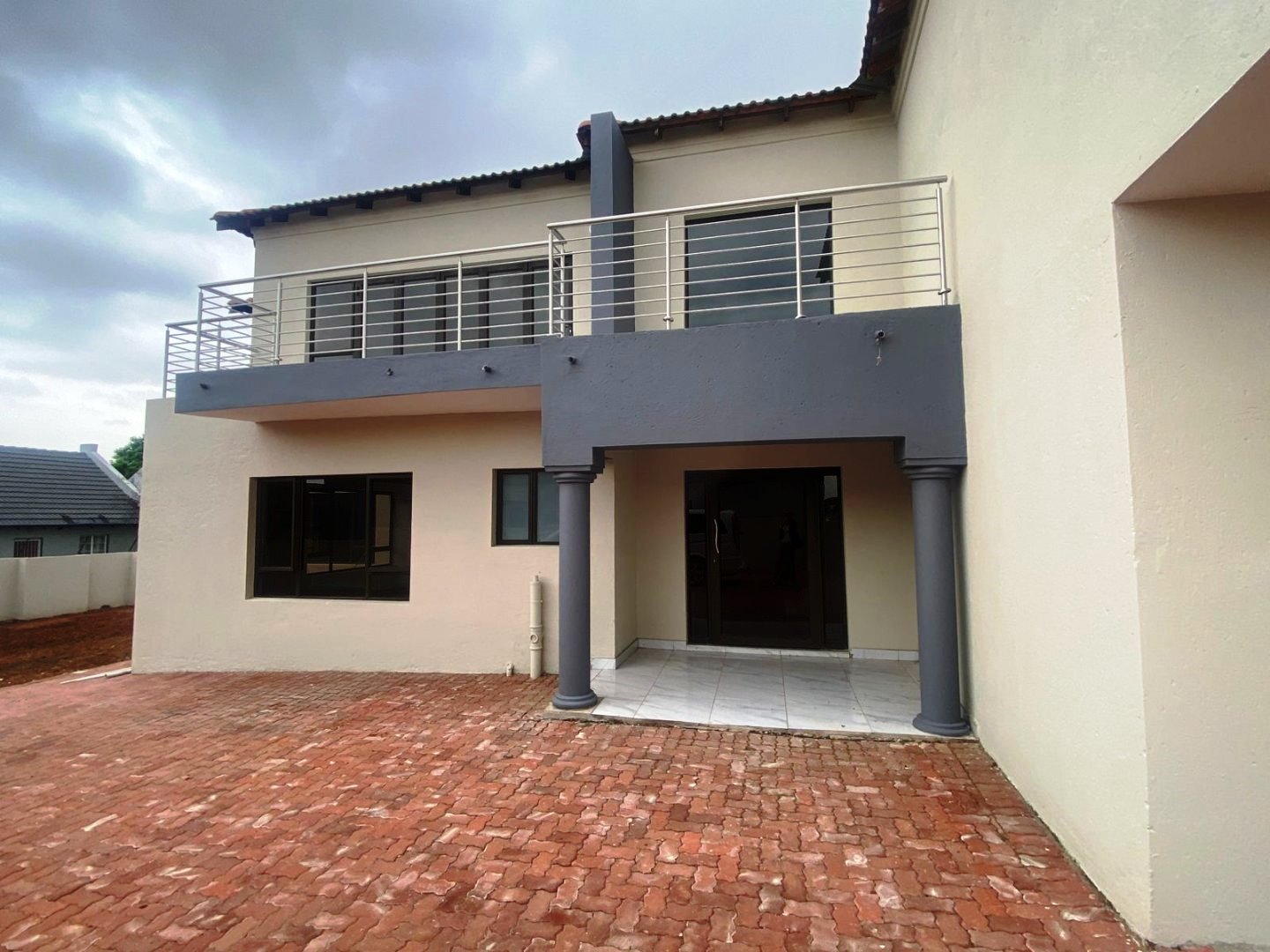 Modern four bedroom in Amandasig for sale