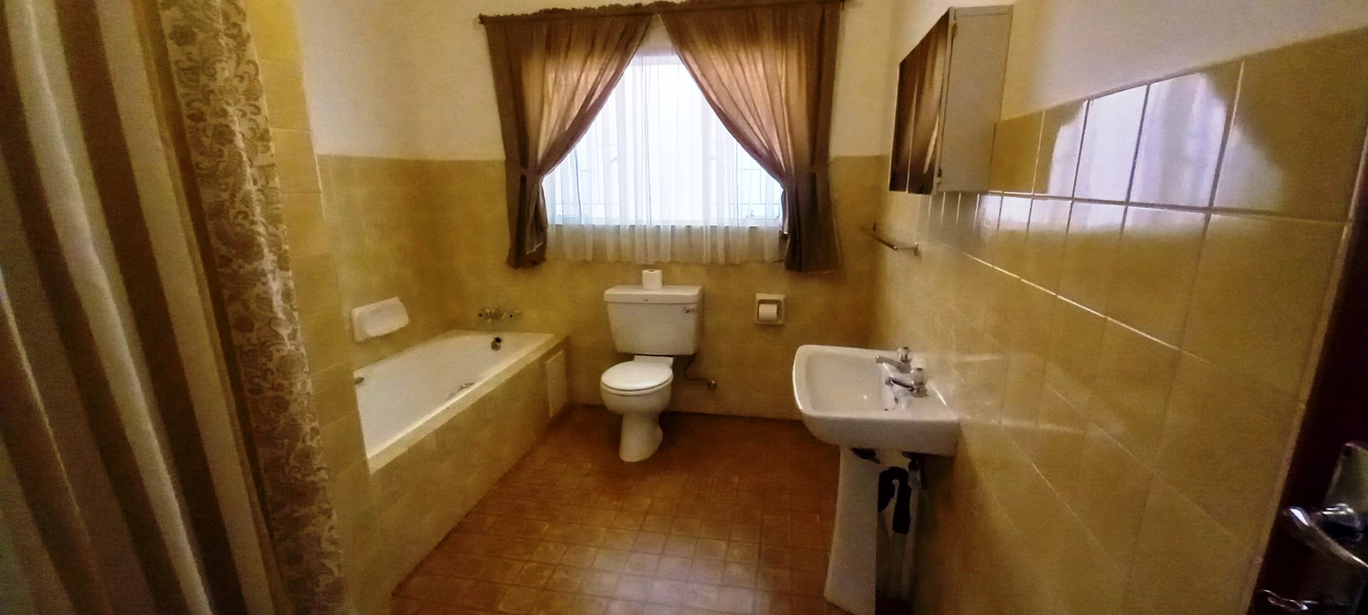 Four bedroom house for sale in Magalieskruin