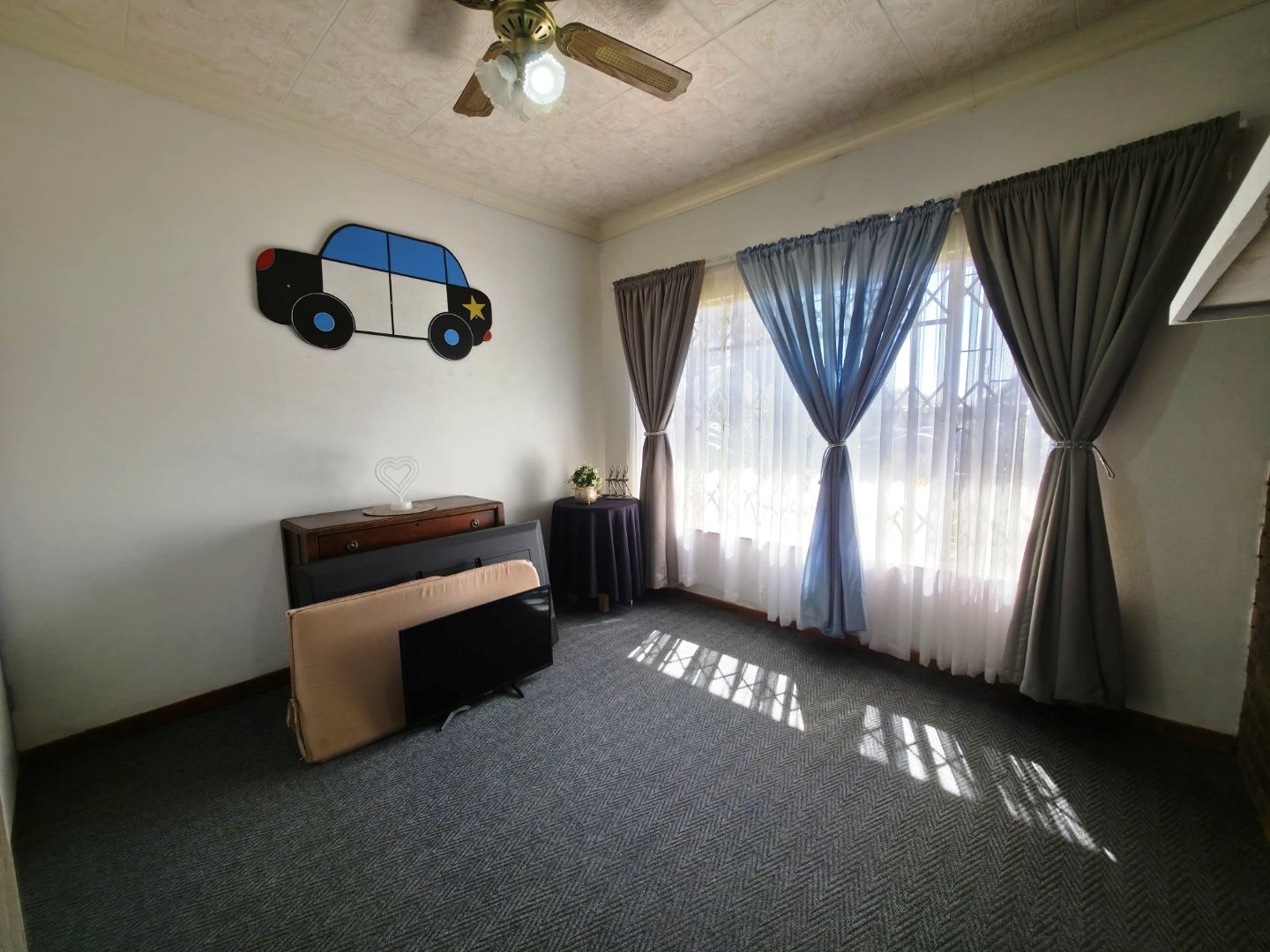 Large four bedroom house in Dorandia for sale