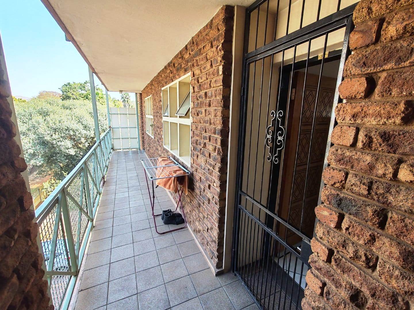 Large two bedroom in Pretoria North for sale