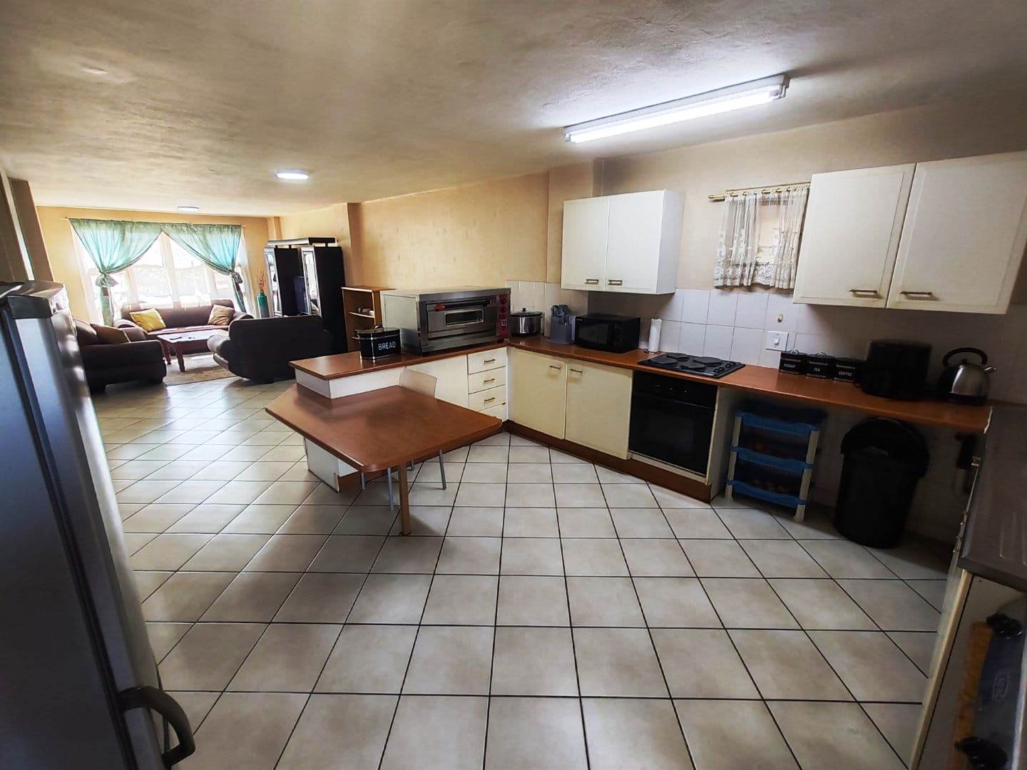 Large two bedroom in Pretoria North for sale