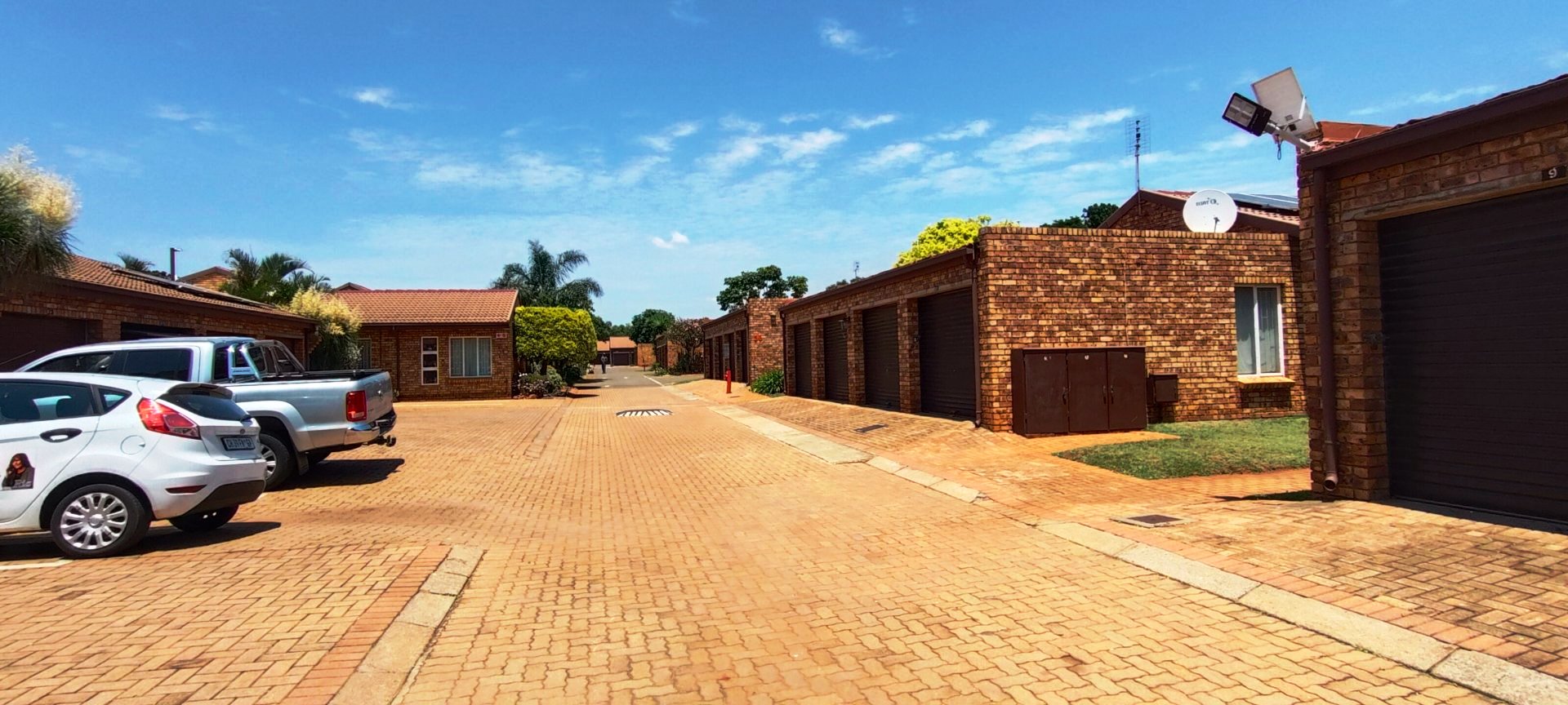 Three bedroom for sale in Clarina over fifty