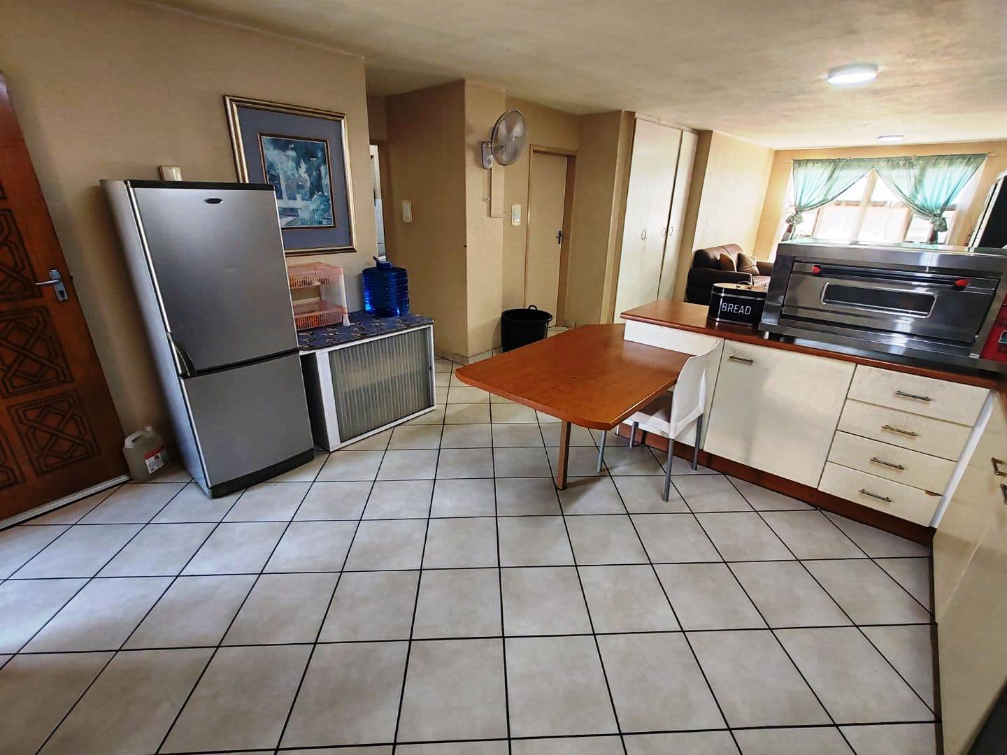 Large two bedroom in Pretoria North for sale