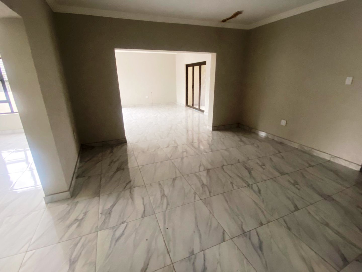 Modern four bedroom in Amandasig for sale