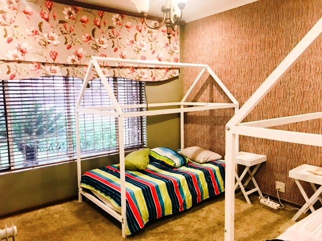 Three bedroom (five) house with pool for sale