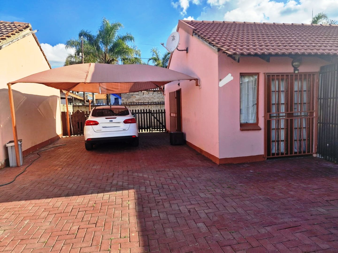Neat two bedroom house for sale in Karenpark