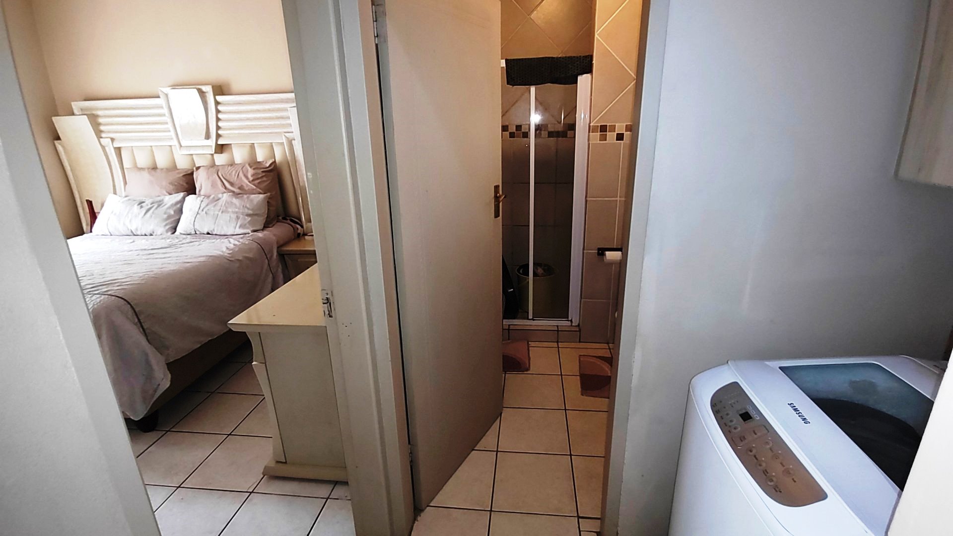 One bedroom for sale in Montana