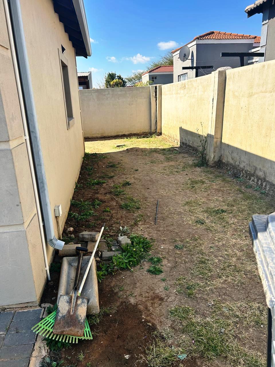 Large stand three bedroom for sale in Heatherview