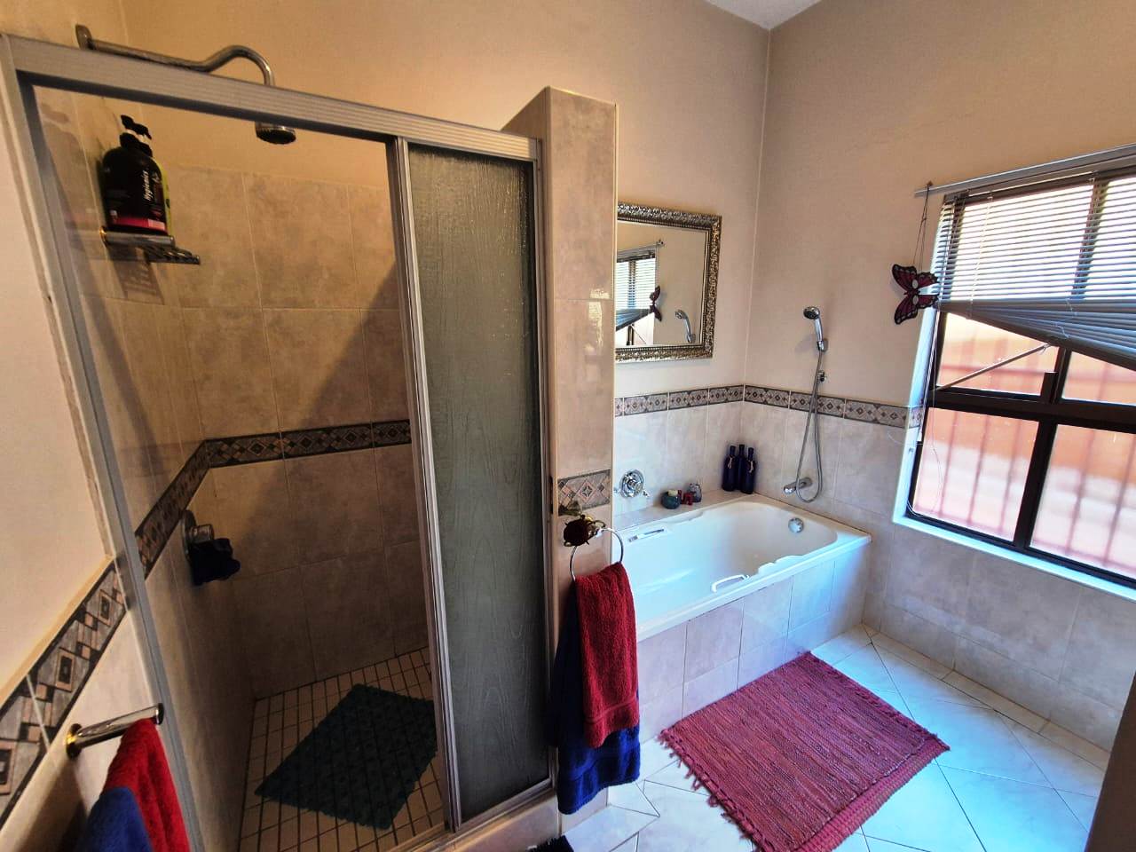 Huge three bedroom for sale in Montana Park