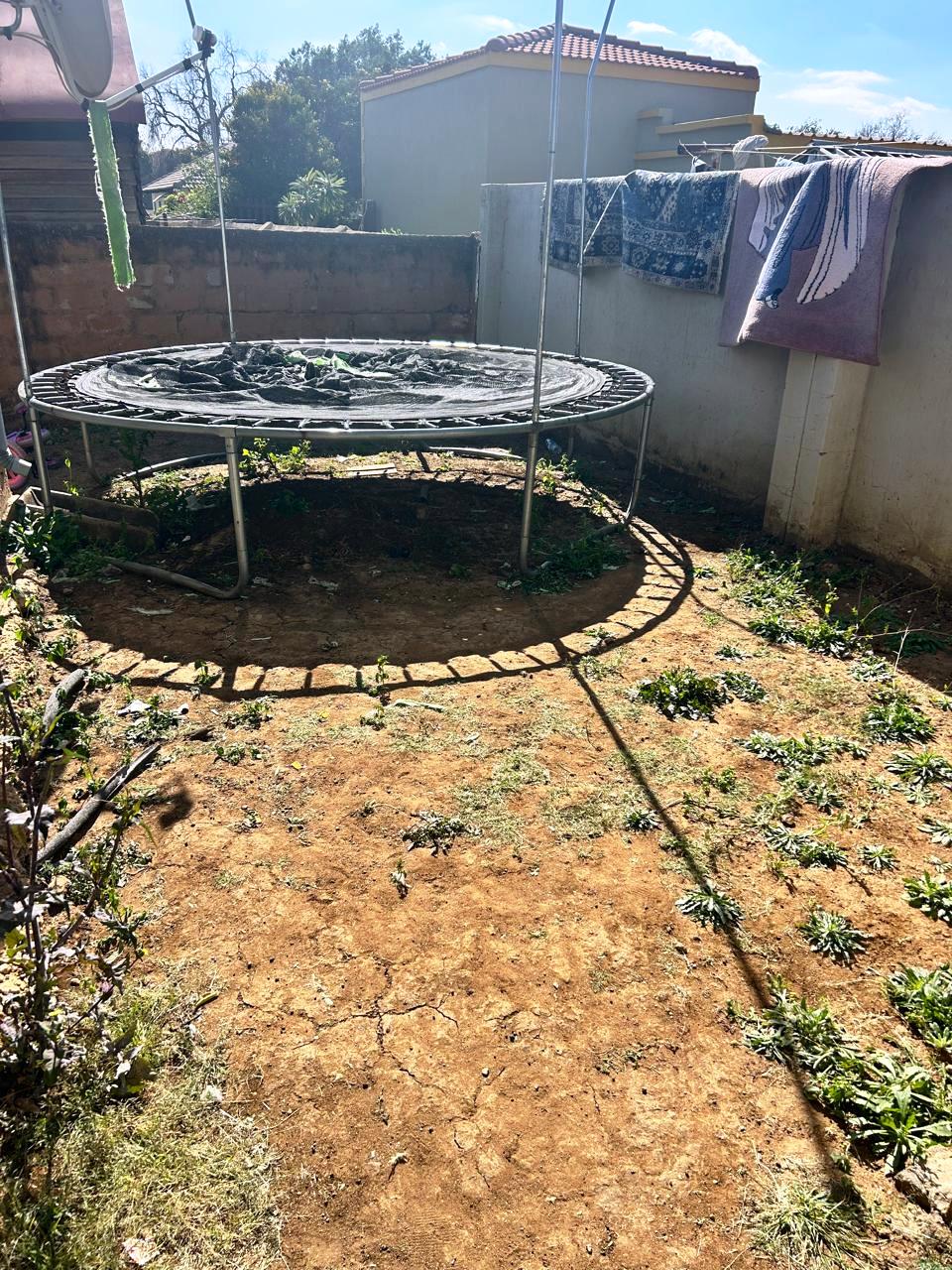 Large stand three bedroom for sale in Heatherview