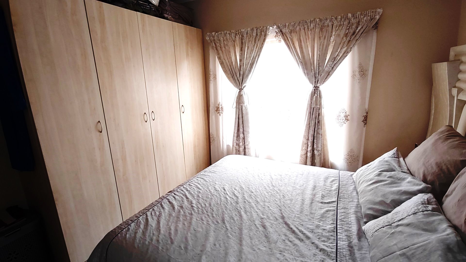 One bedroom for sale in Montana