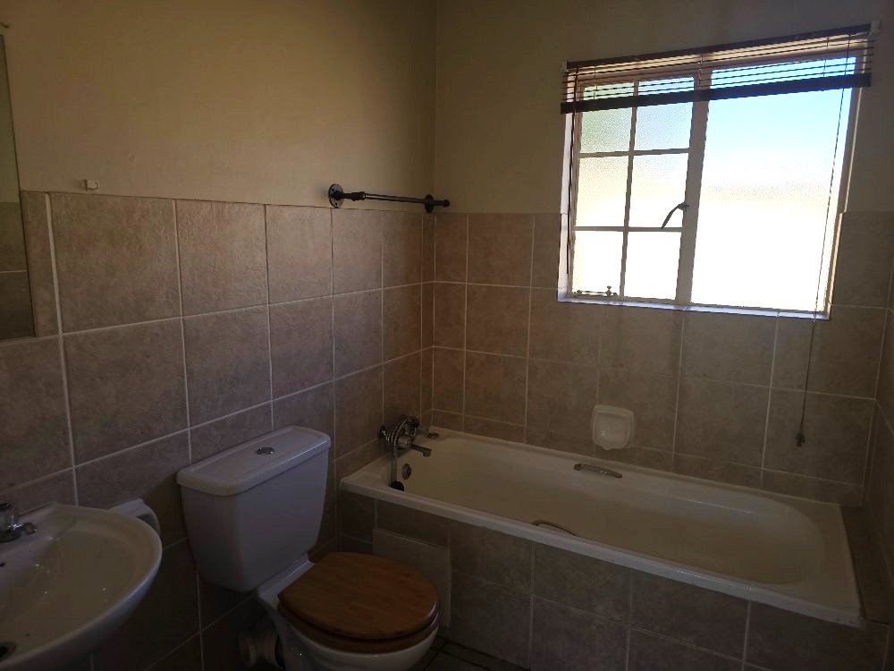 Cozy two bedroom for sale in Sinoville