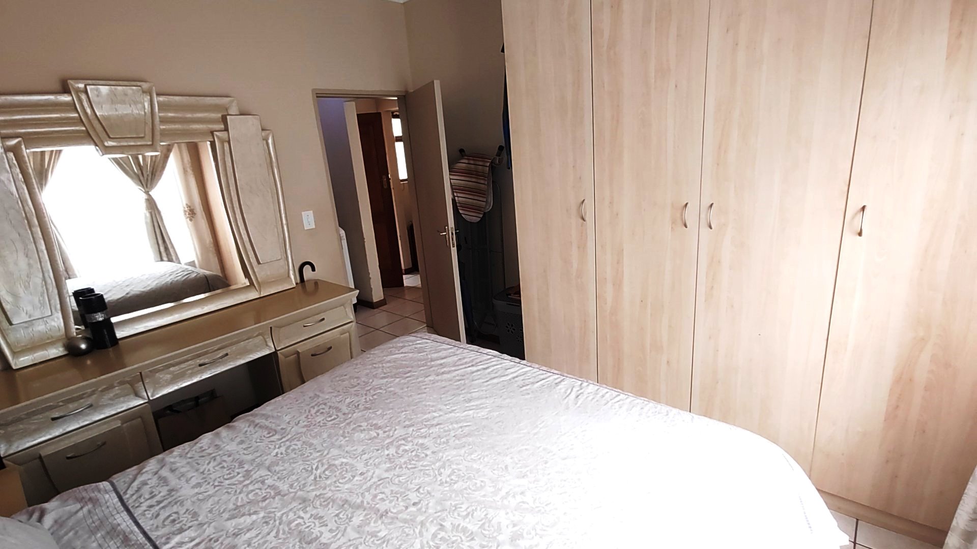 One bedroom for sale in Montana