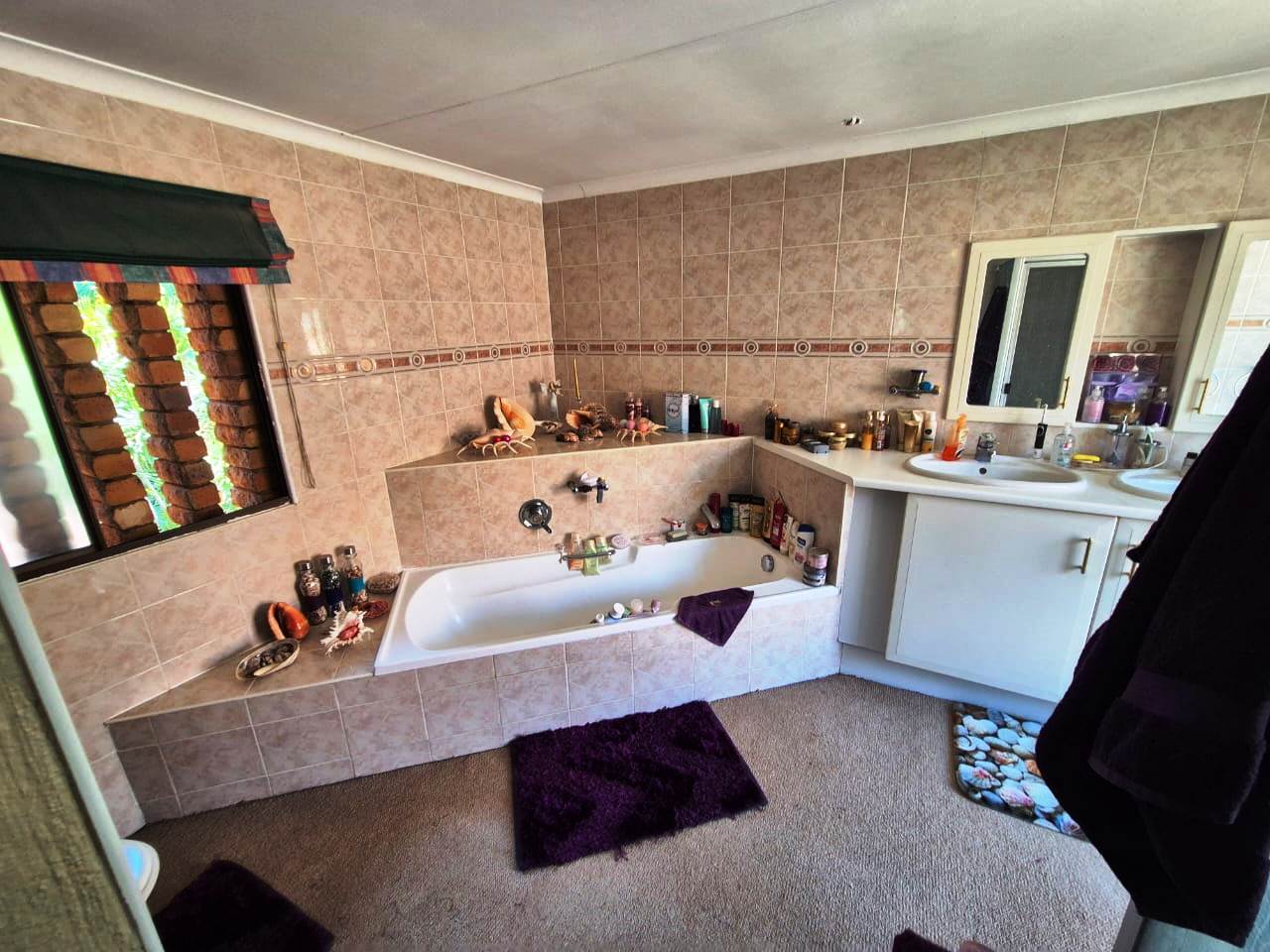 Huge three bedroom for sale in Montana Park