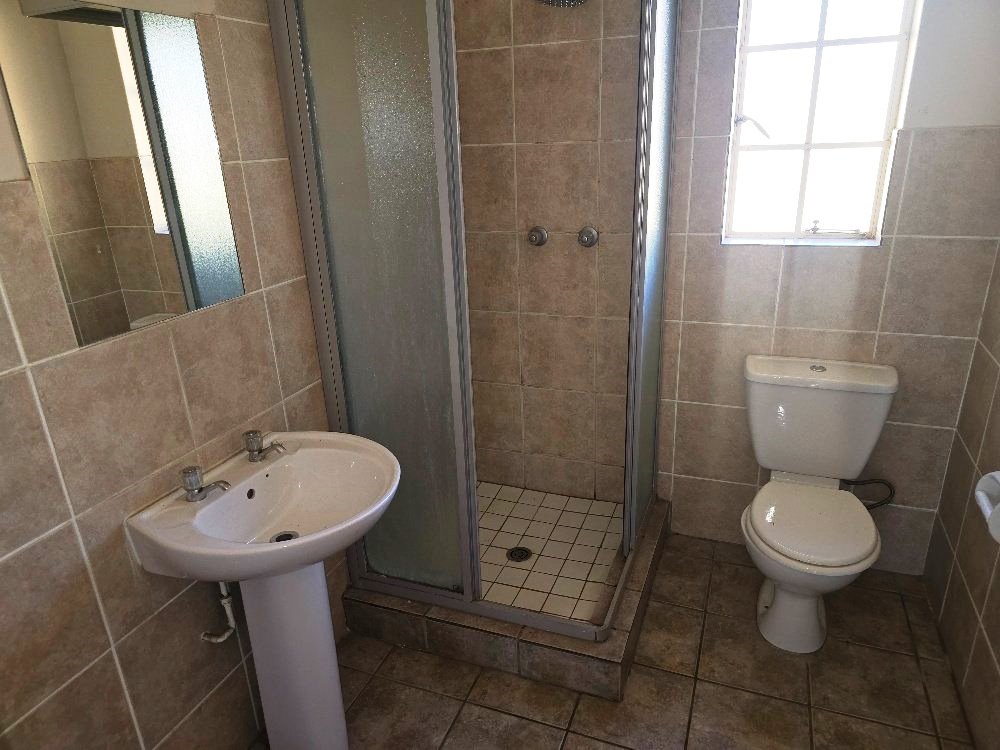 Cozy two bedroom for sale in Sinoville