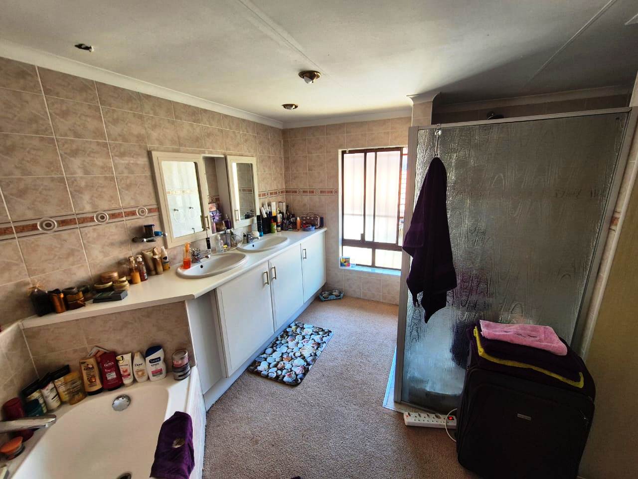 Huge three bedroom for sale in Montana Park