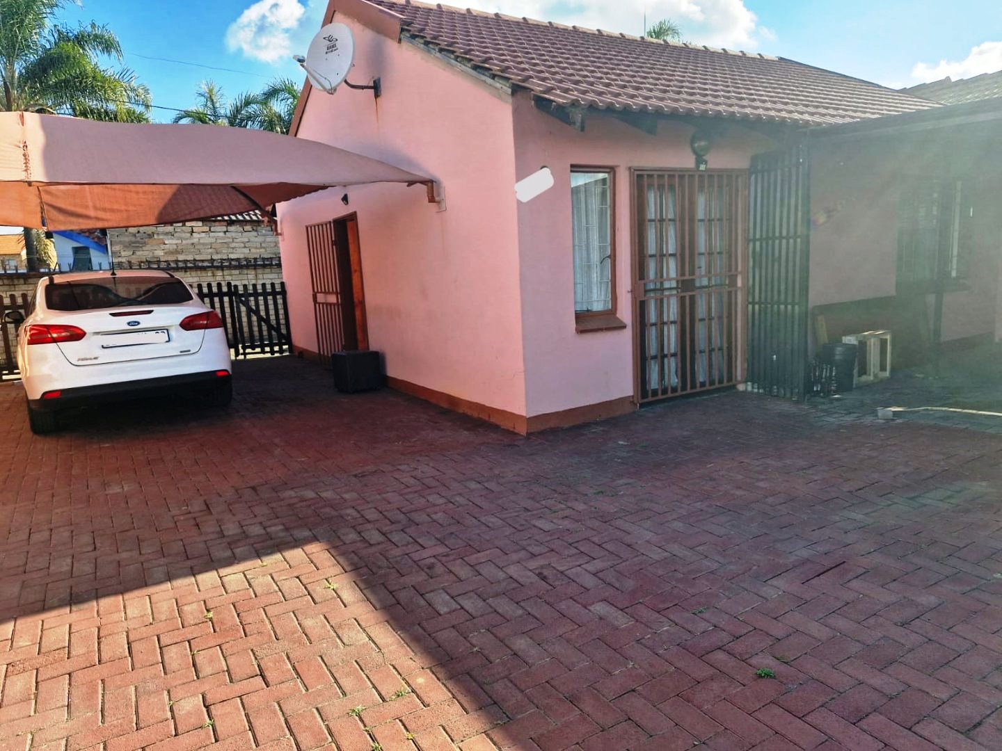 Neat two bedroom house for sale in Karenpark