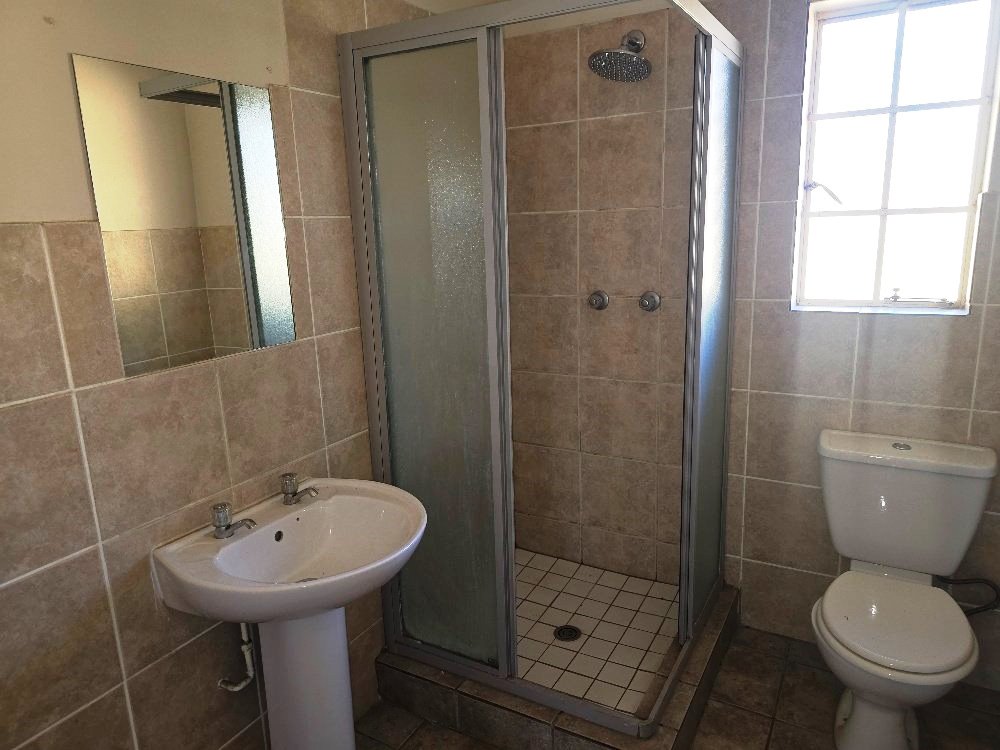 Cozy two bedroom for sale in Sinoville