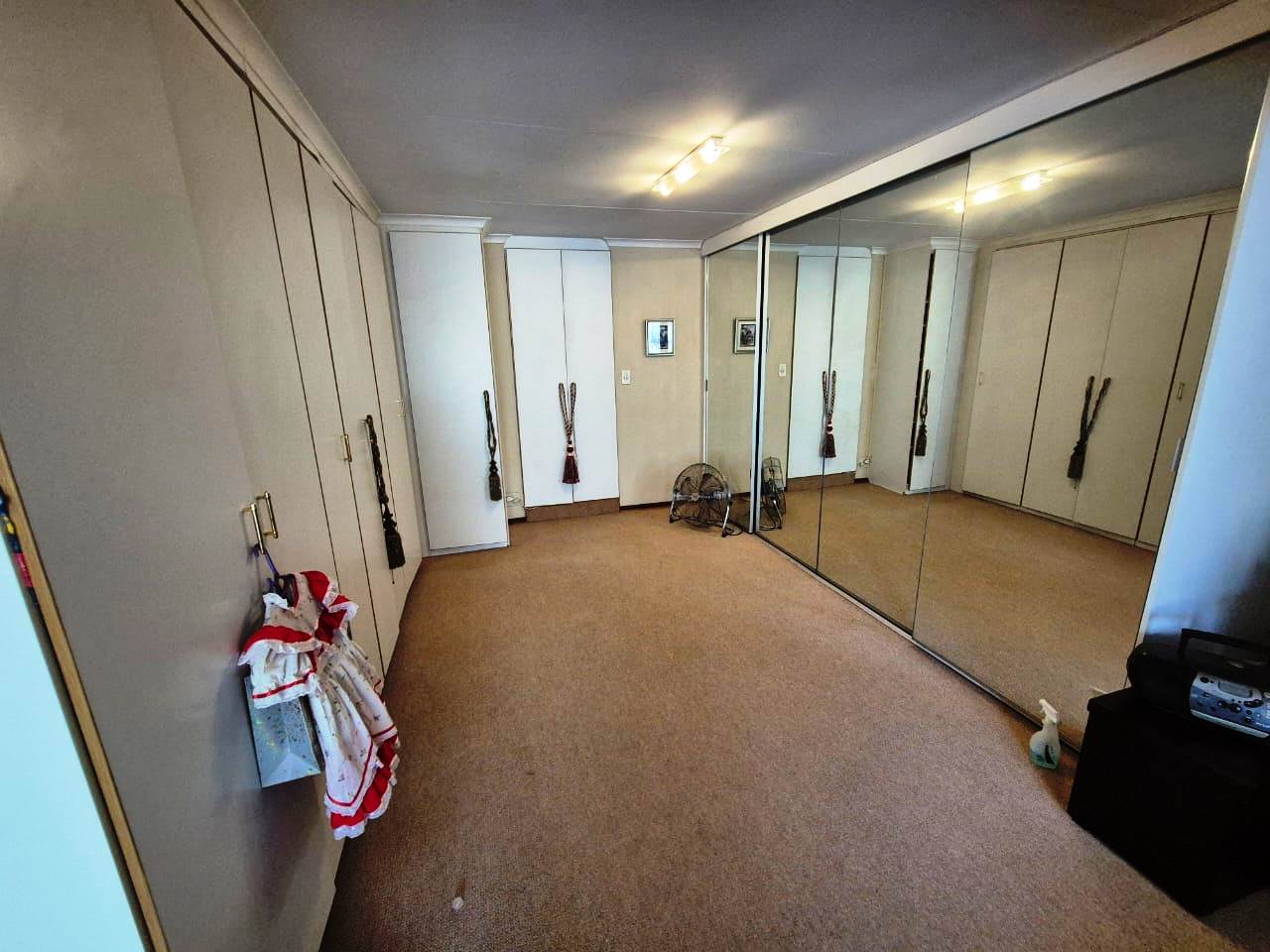 Huge three bedroom for sale in Montana Park