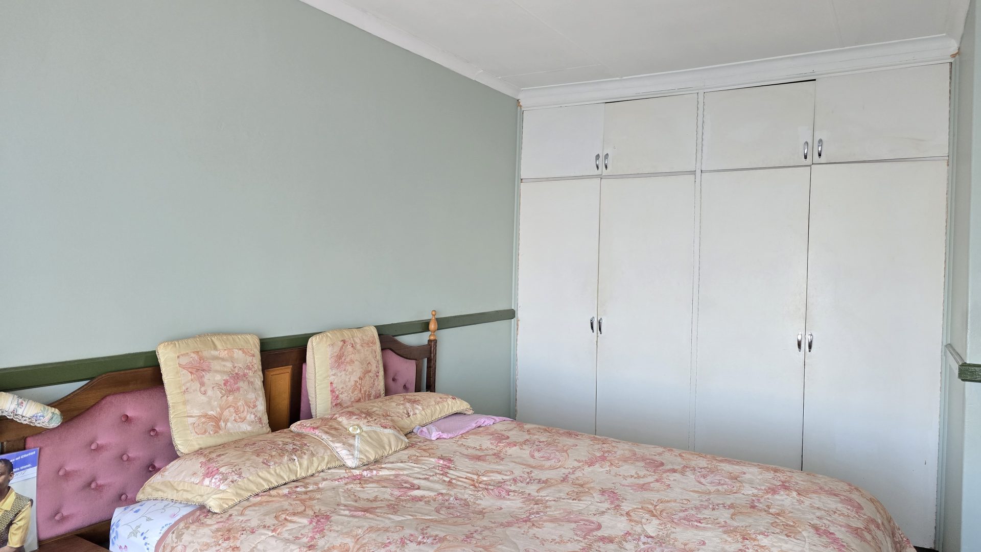 Three bedroom with pool for sale in Orchards