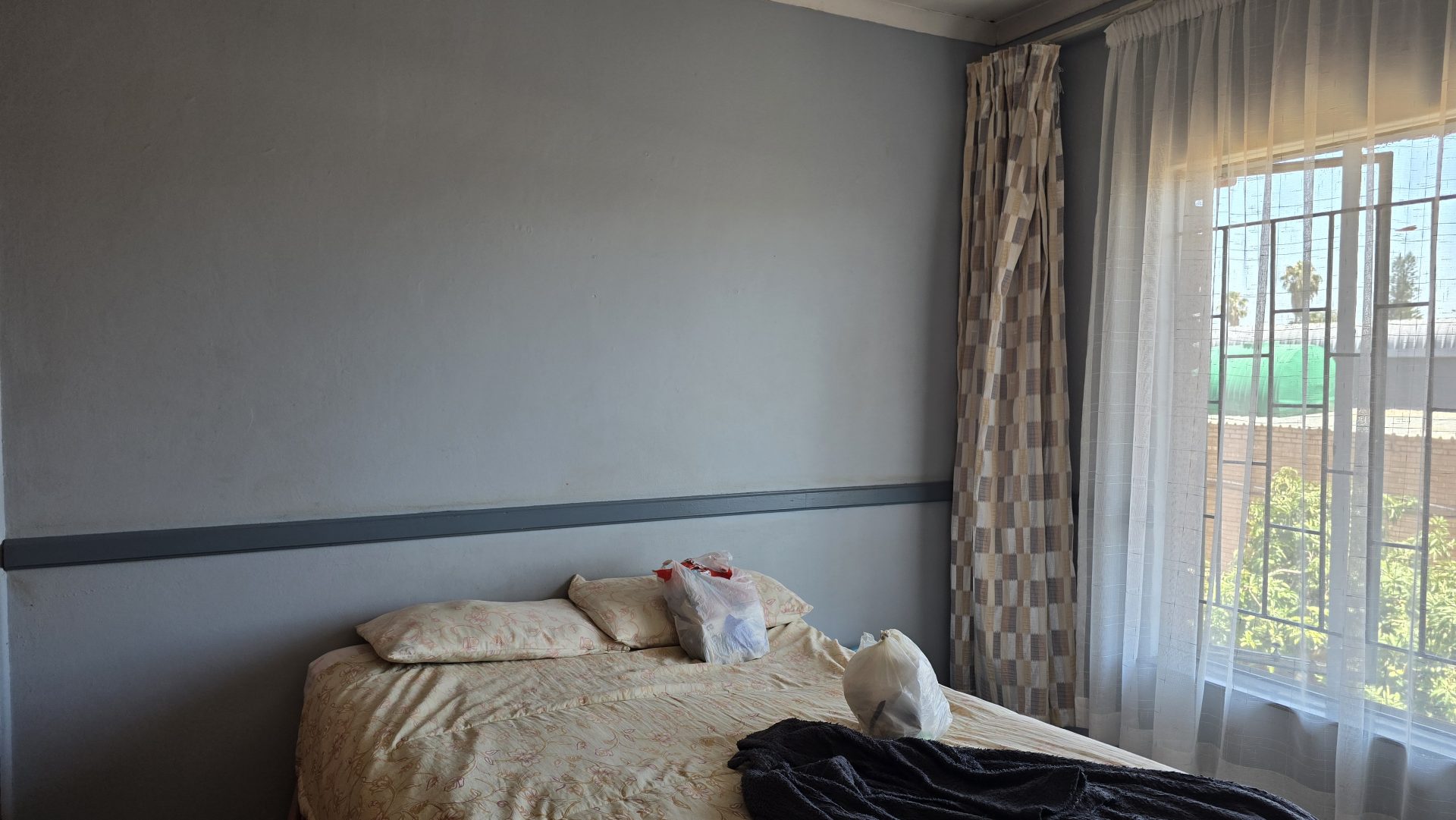 Three bedroom with pool for sale in Orchards